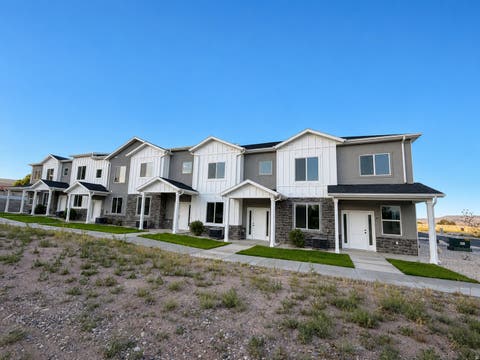 Photo of 1198 S VILLAGE LN #B1-B6, Richfield, UT 84701 (MLS # 2175455)