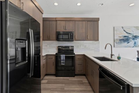 Tiny photo for 1143 W GAP CANYON PKWY #6, Saint George, UT 84770 (MLS # 2121290)