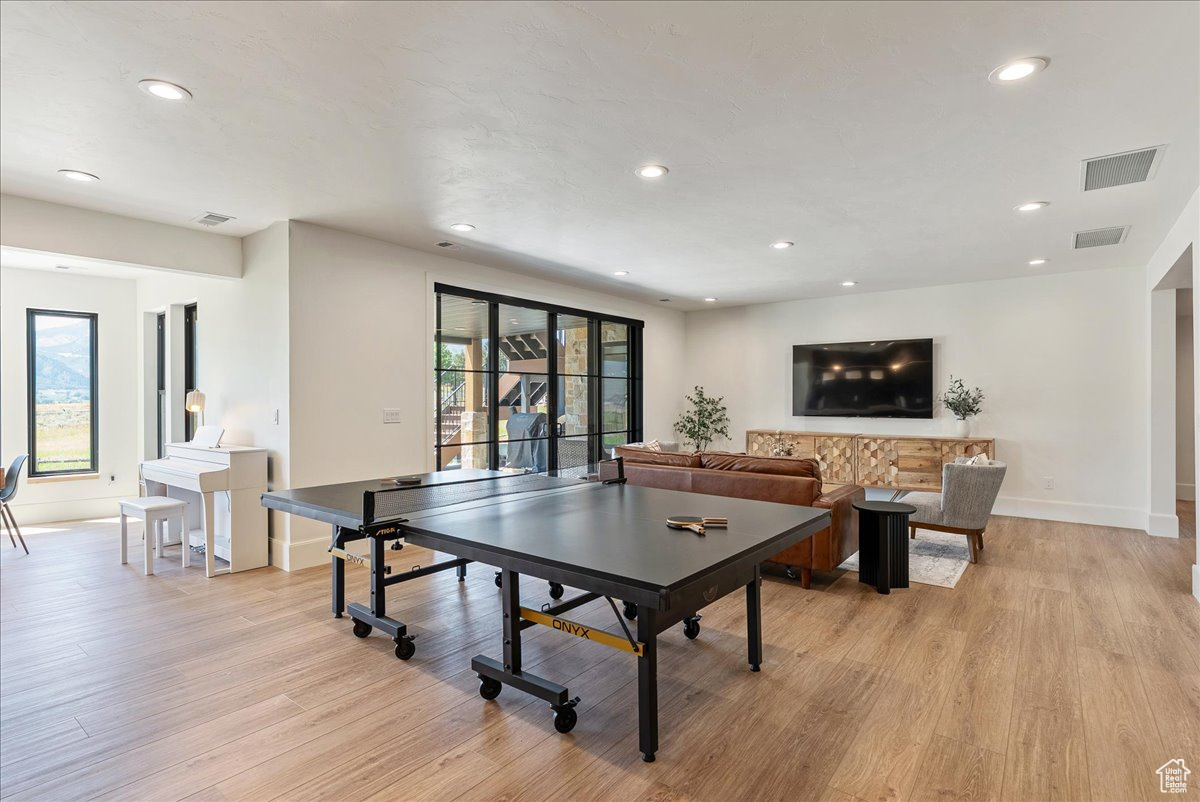 EAGLE RIDGE - Residential