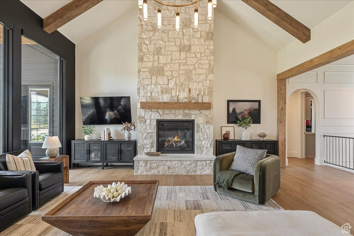 EAGLE RIDGE - Residential