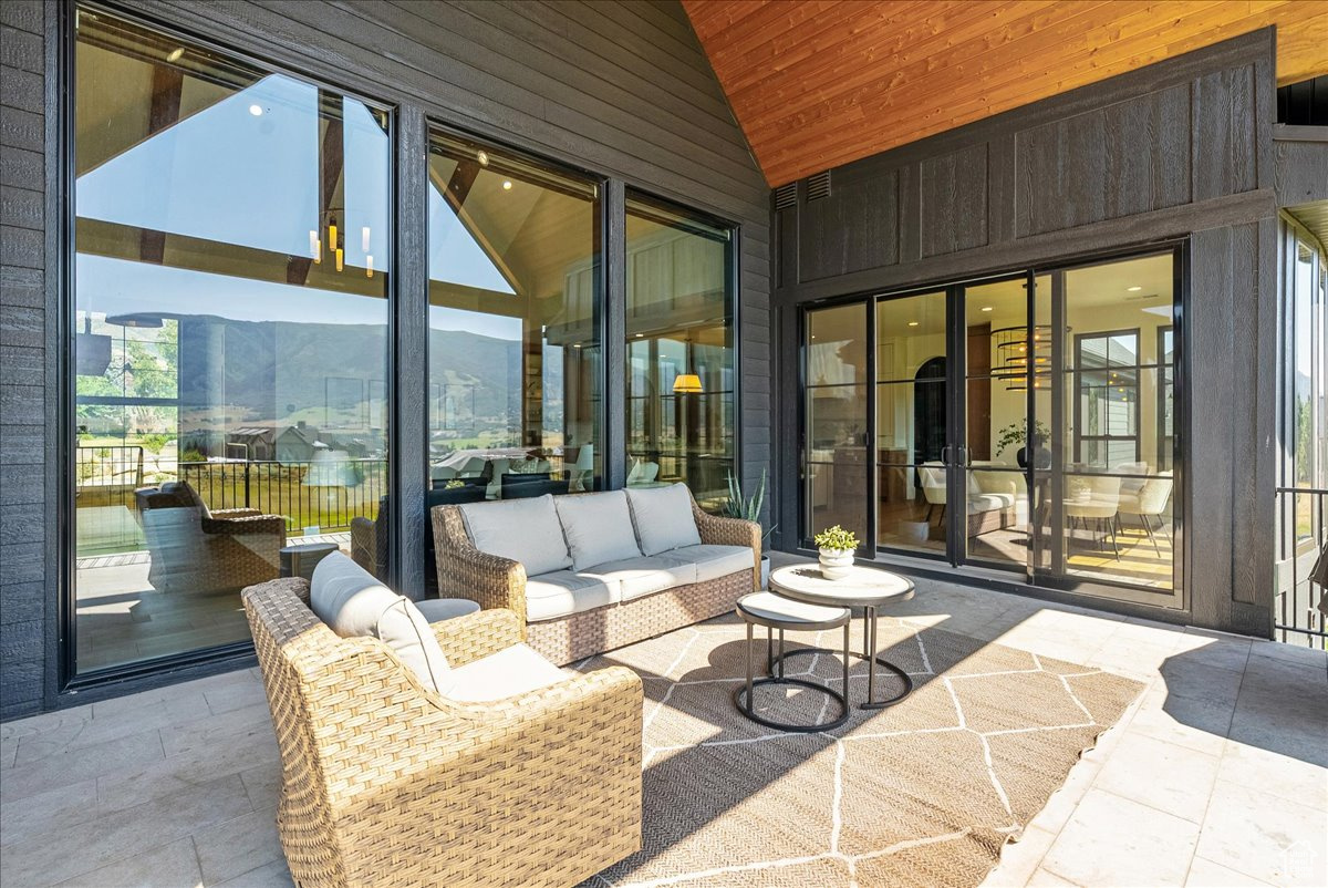 EAGLE RIDGE - Residential