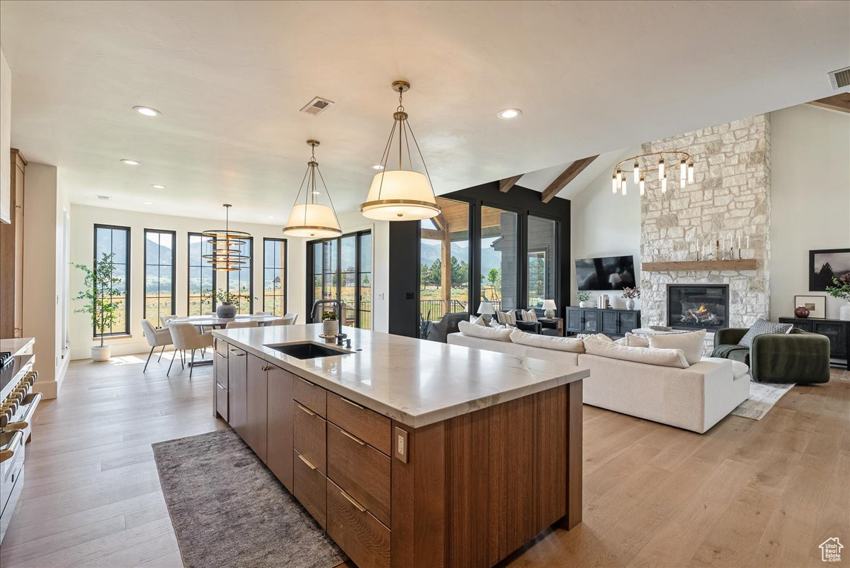 EAGLE RIDGE - Residential