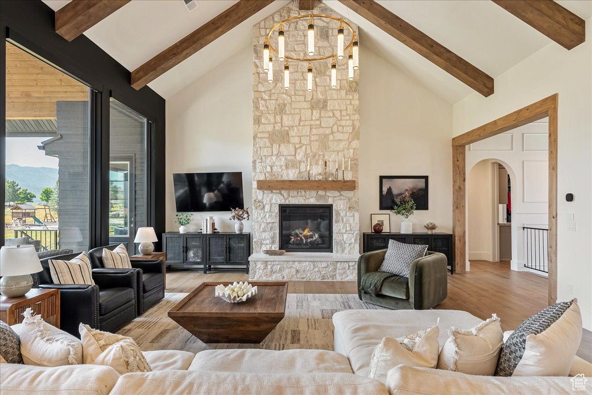 EAGLE RIDGE - Residential