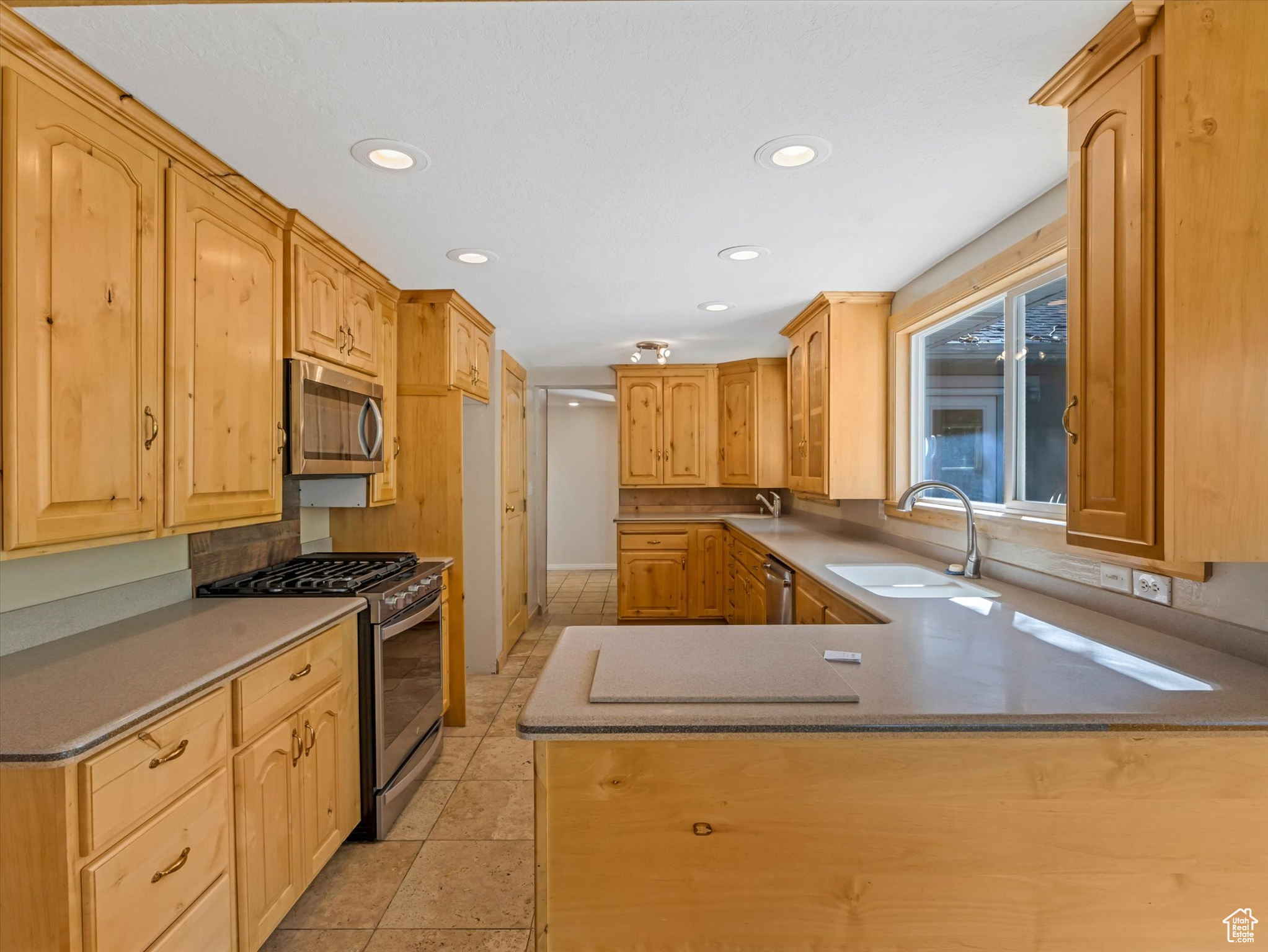 THOUSAND OAKS - Residential