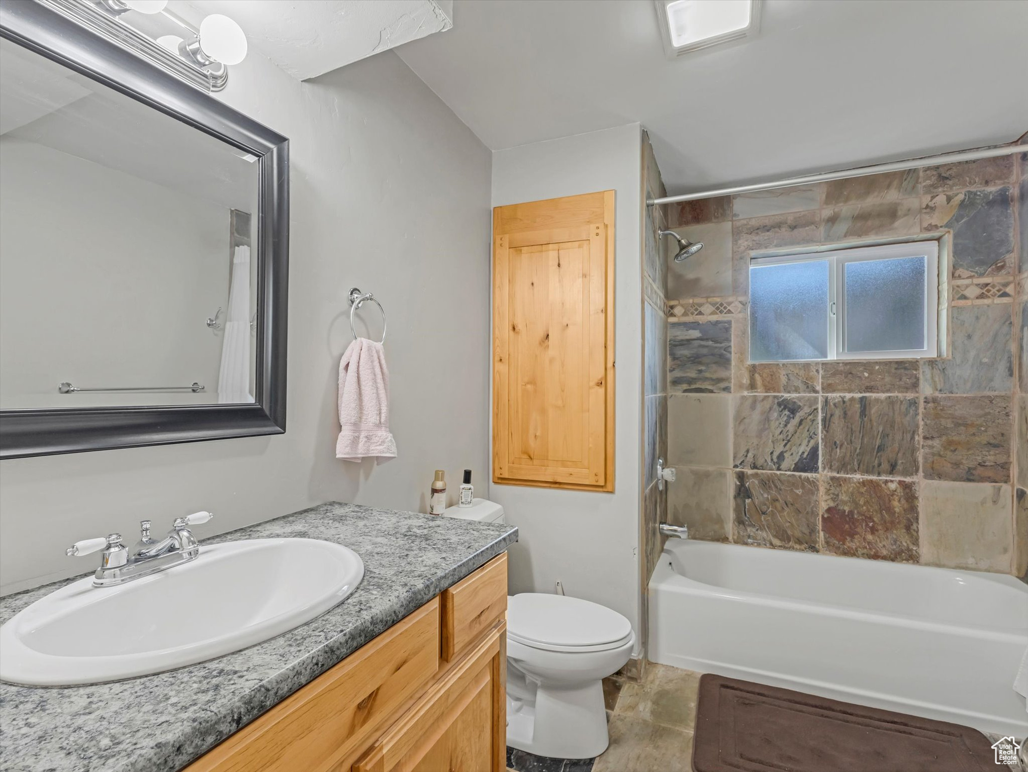 THOUSAND OAKS - Residential