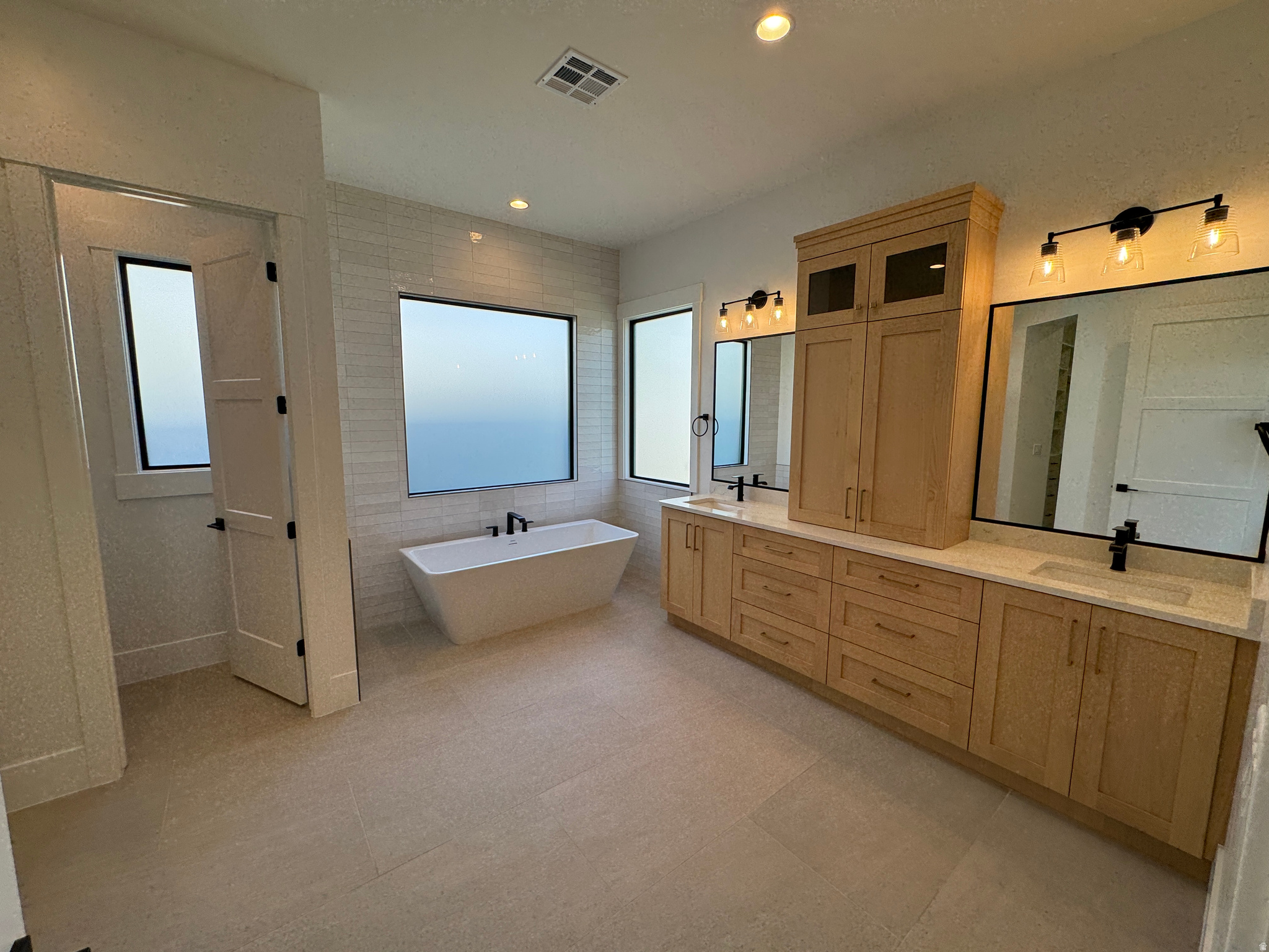 MOORLAND PARK 5 - Residential