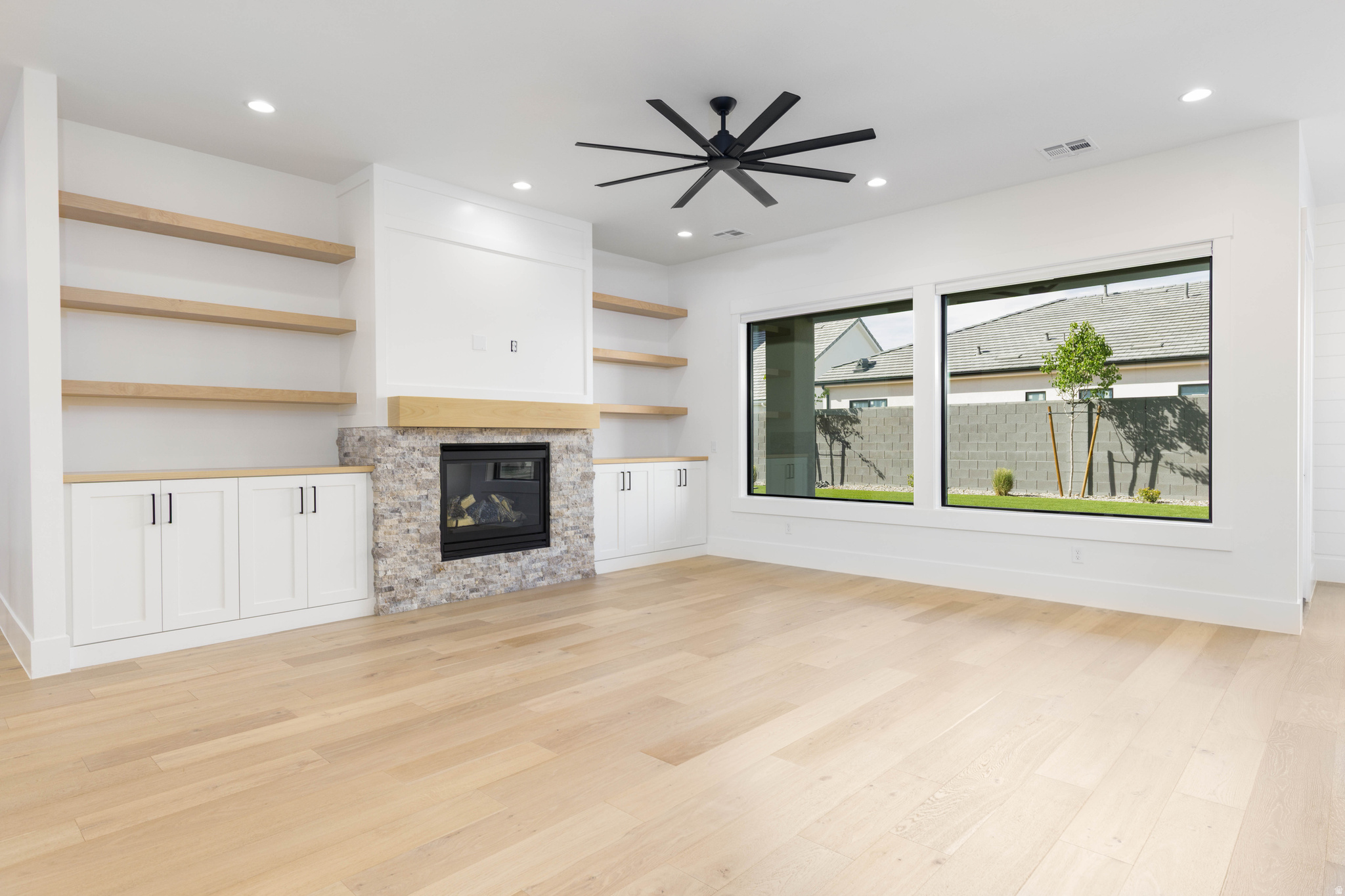 MOORLAND PARK 5 - Residential