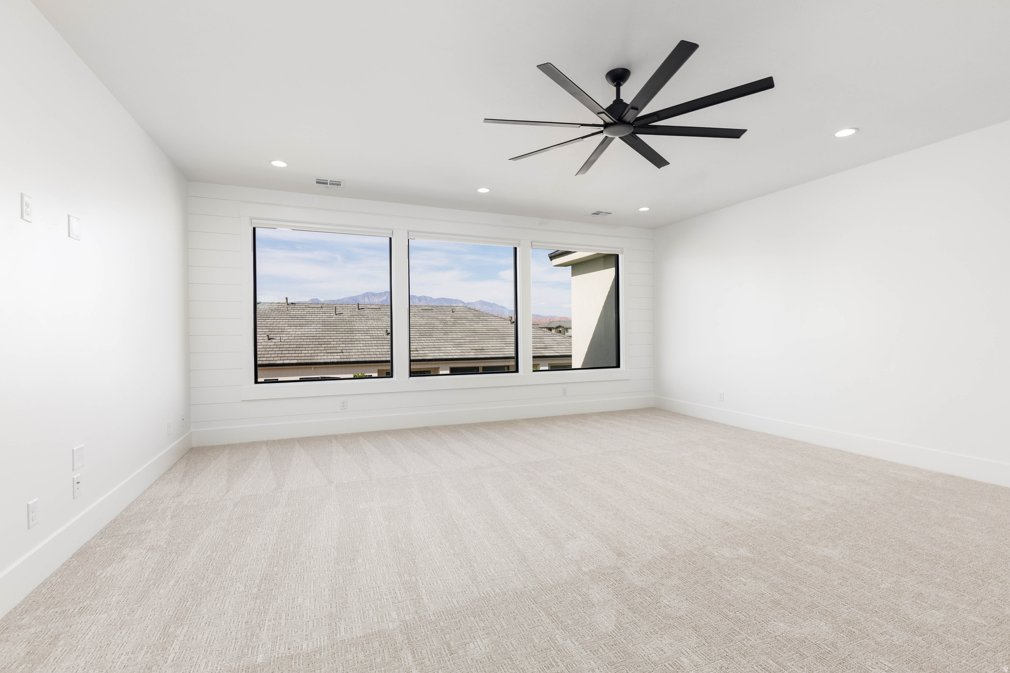 MOORLAND PARK 5 - Residential