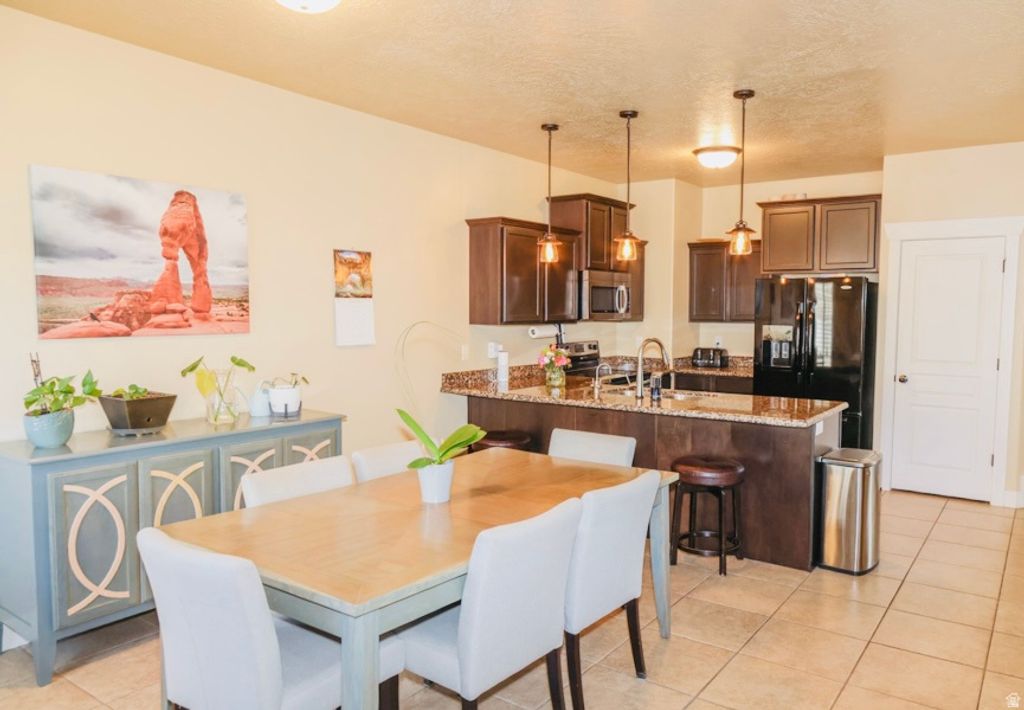 Photo of 170 E CATAGENA PKWY, Saratoga Springs, UT 84045 (MLS # 2152807)