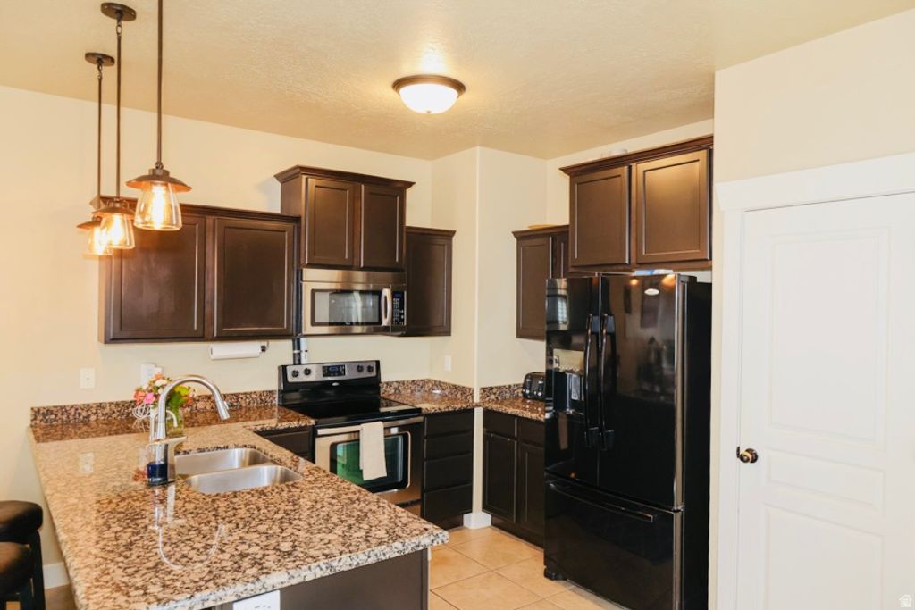 Photo of 170 E CATAGENA PKWY, Saratoga Springs, UT 84045 (MLS # 2152807)