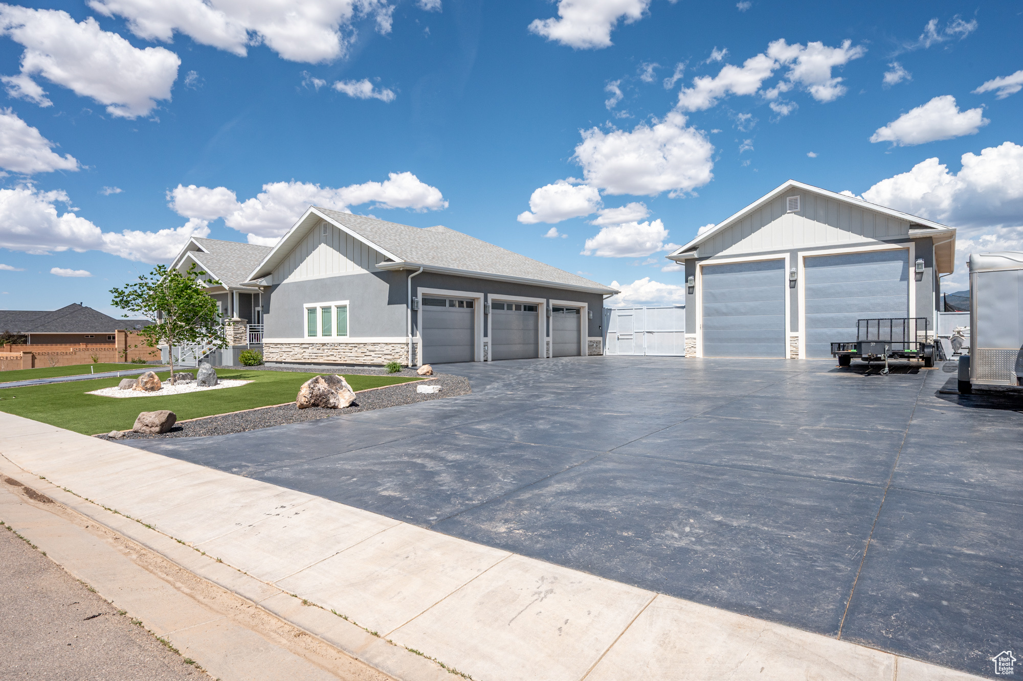 PEAK VIEW - Residential