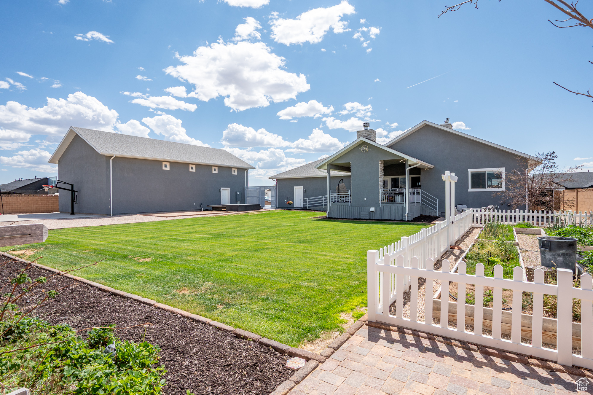 PEAK VIEW - Residential