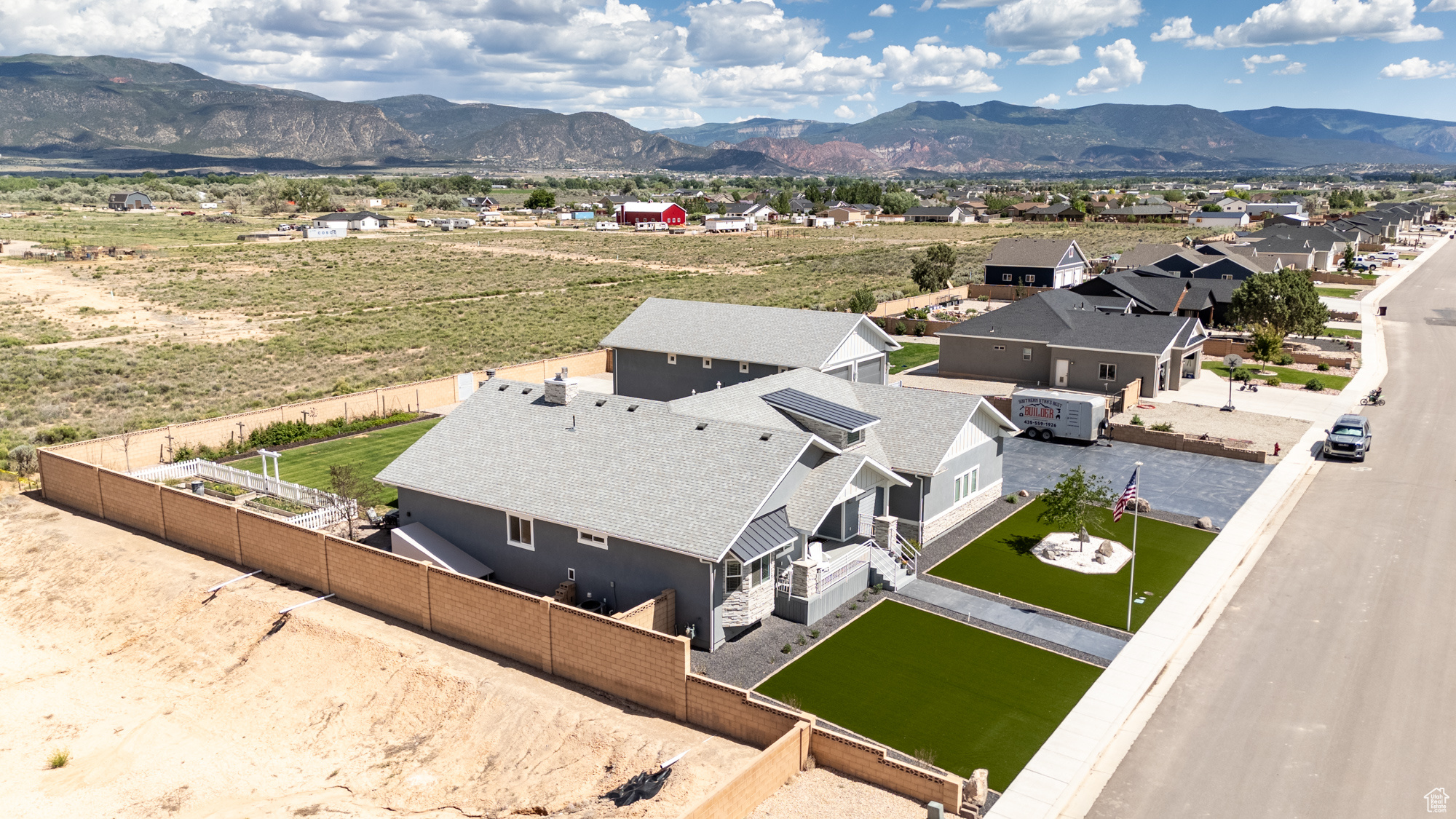 PEAK VIEW - Residential