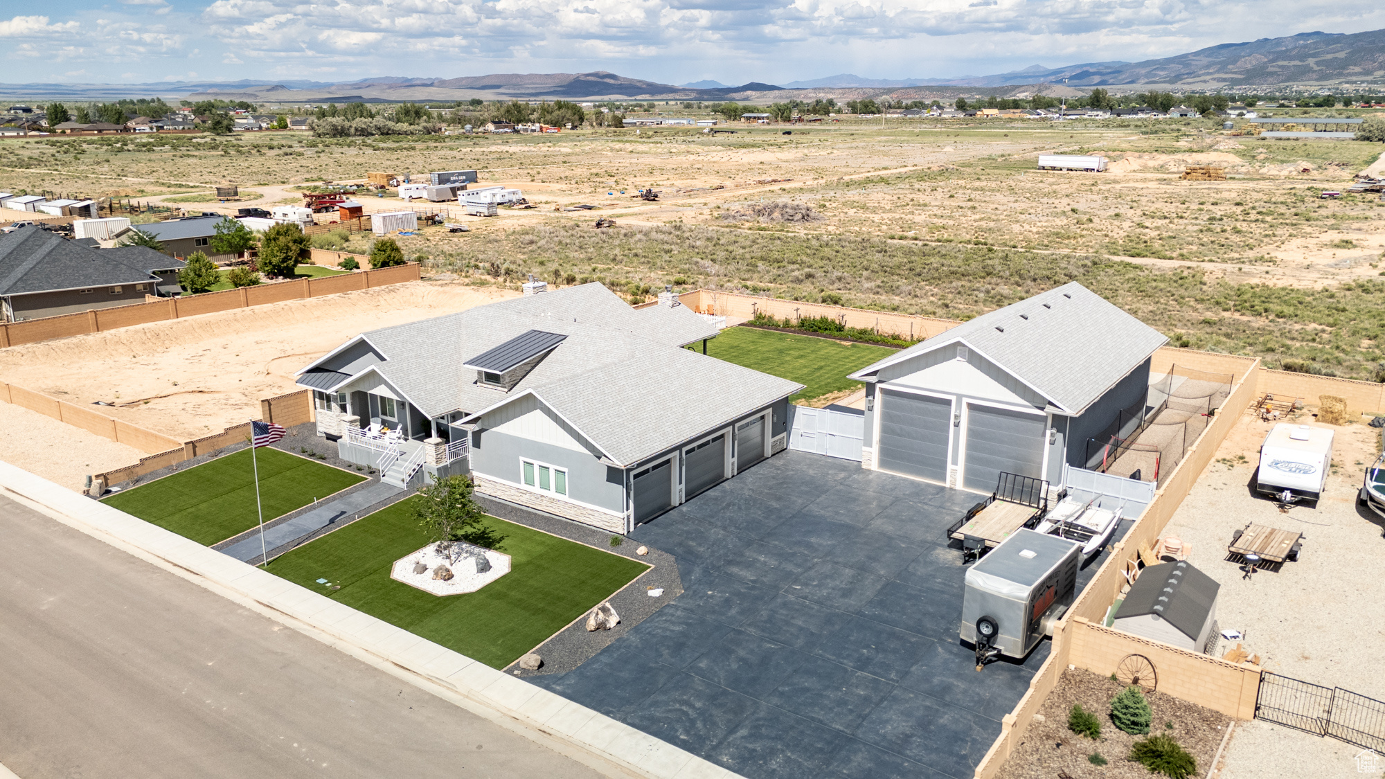 PEAK VIEW - Residential