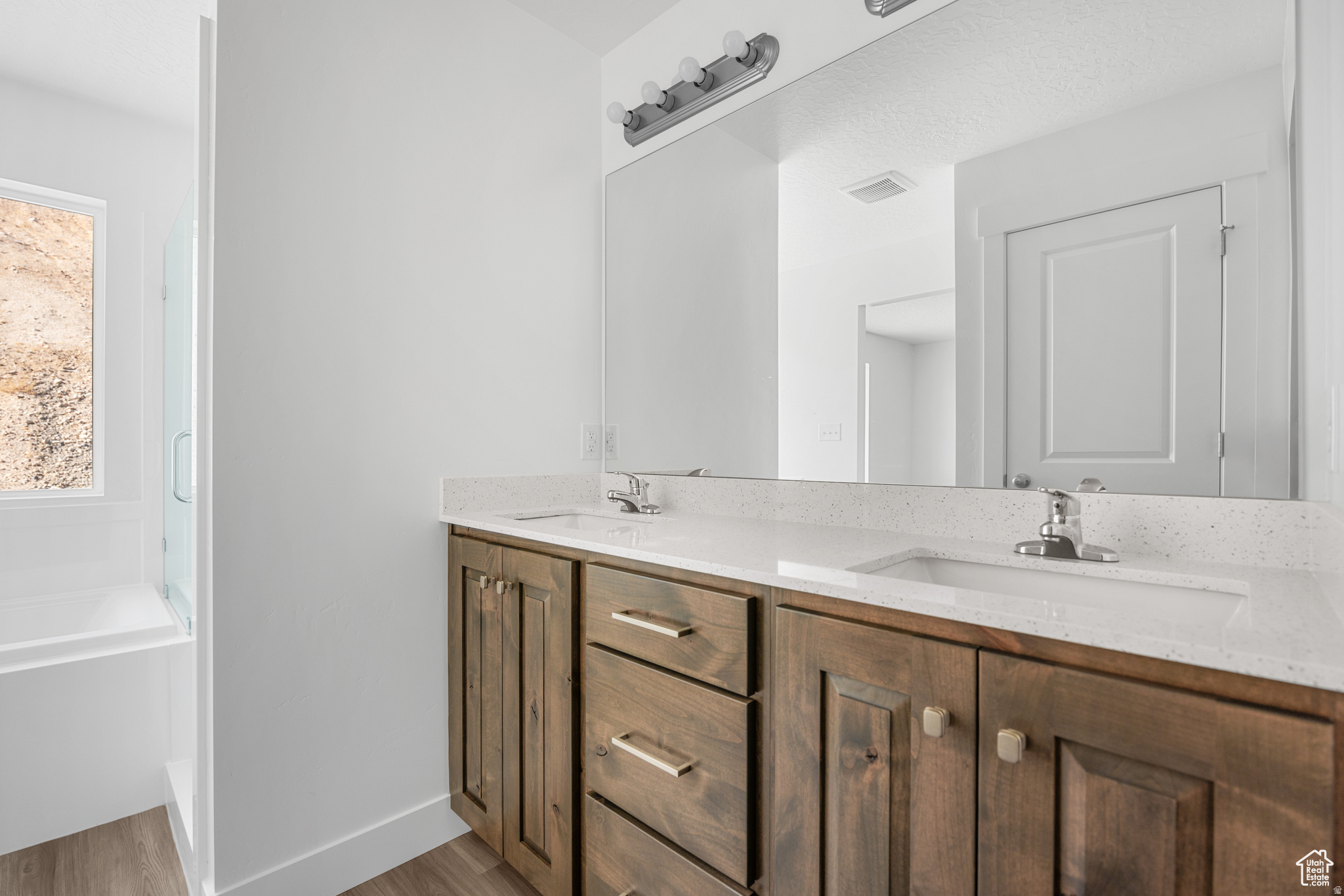 THE HILLS - Residential