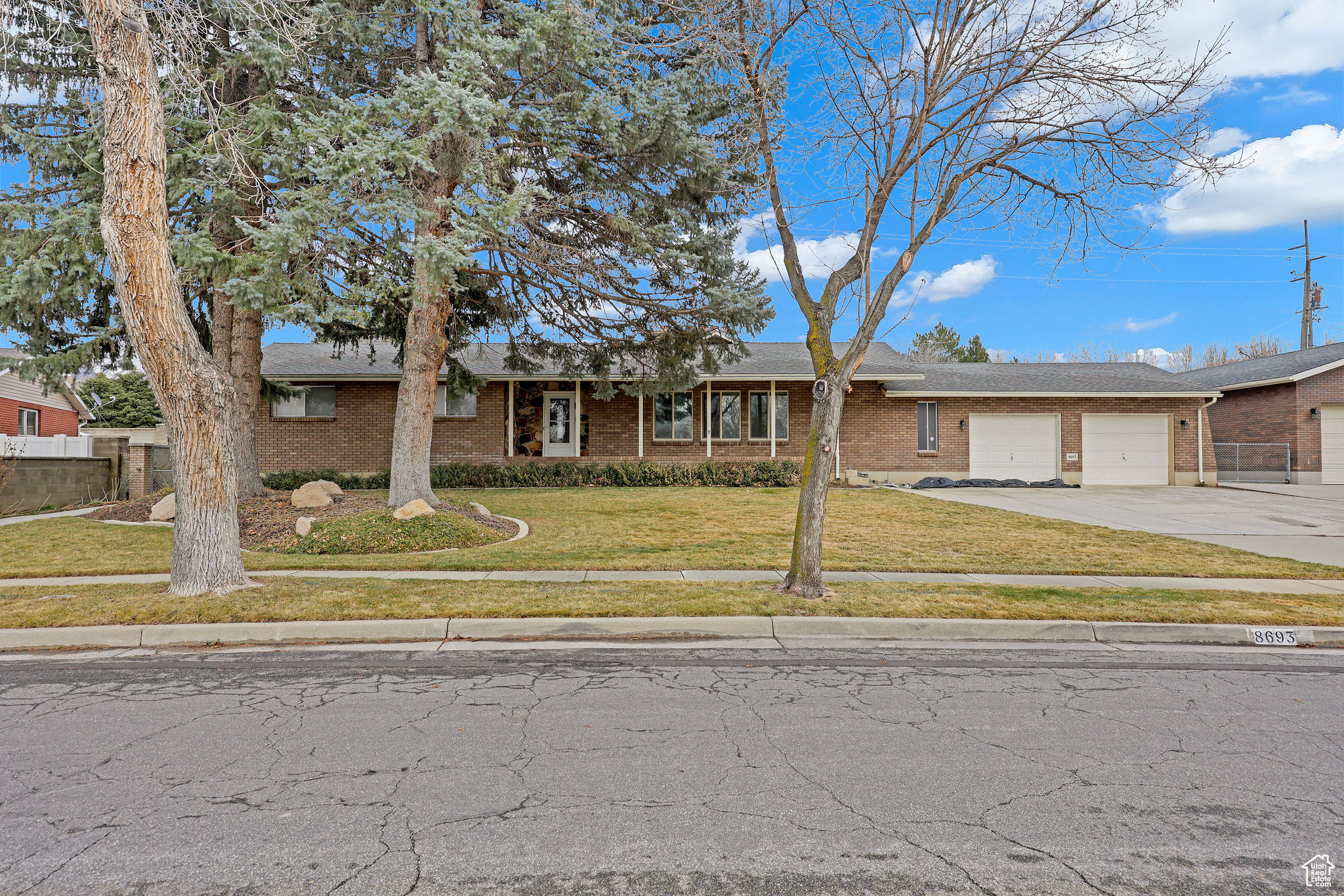 8693 S Vaquero Dr, Sandy, Utah image 1