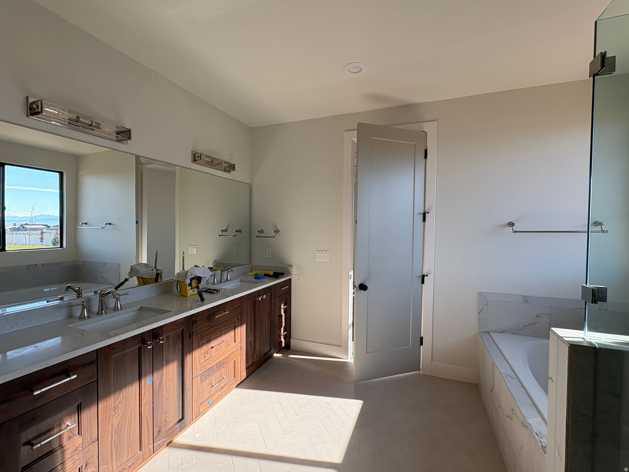 AMBER FIELDS - Residential