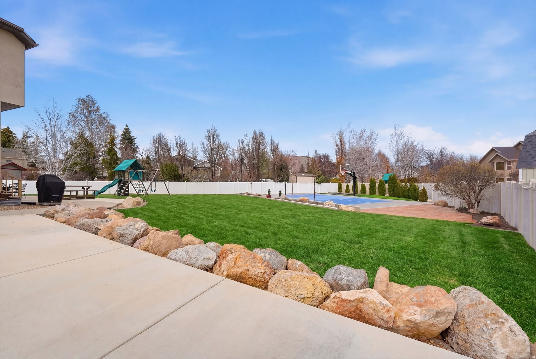 MIDAS CREEK - Residential