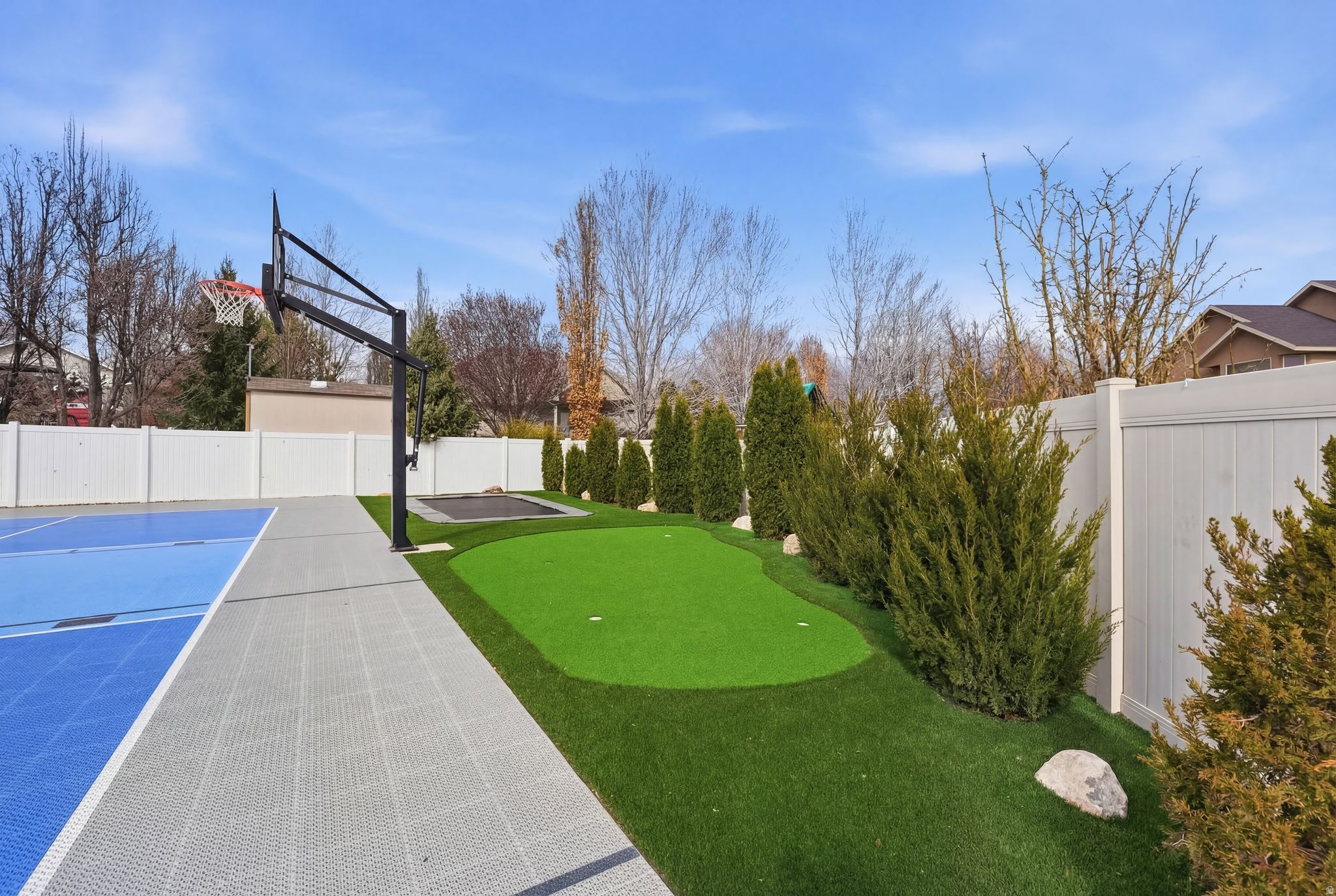 MIDAS CREEK - Residential