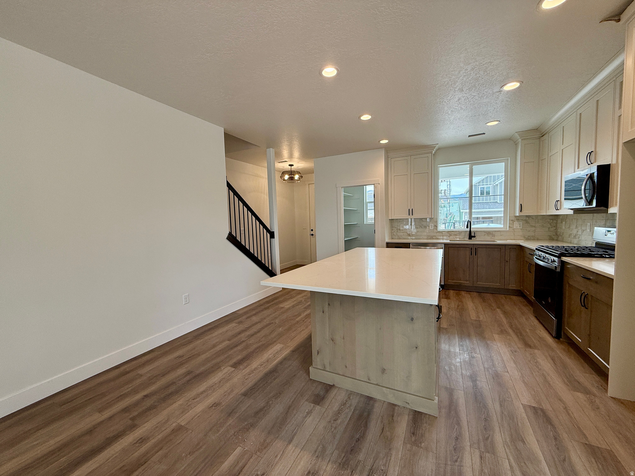 CREEKSIDE AT JDC RANCH - Residential