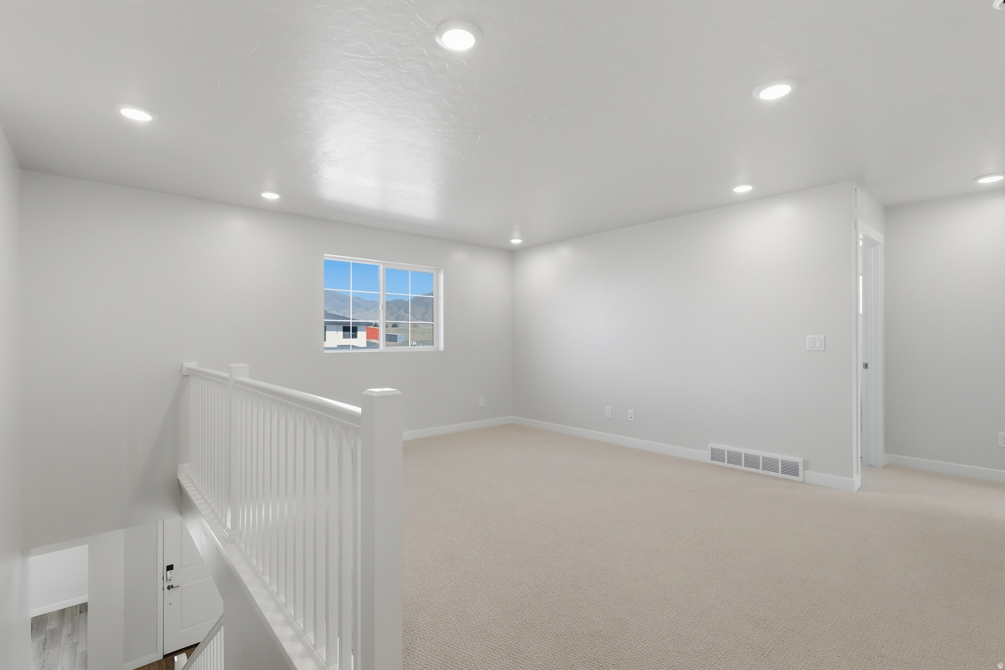 MAPLETON HEIGHTS - Residential