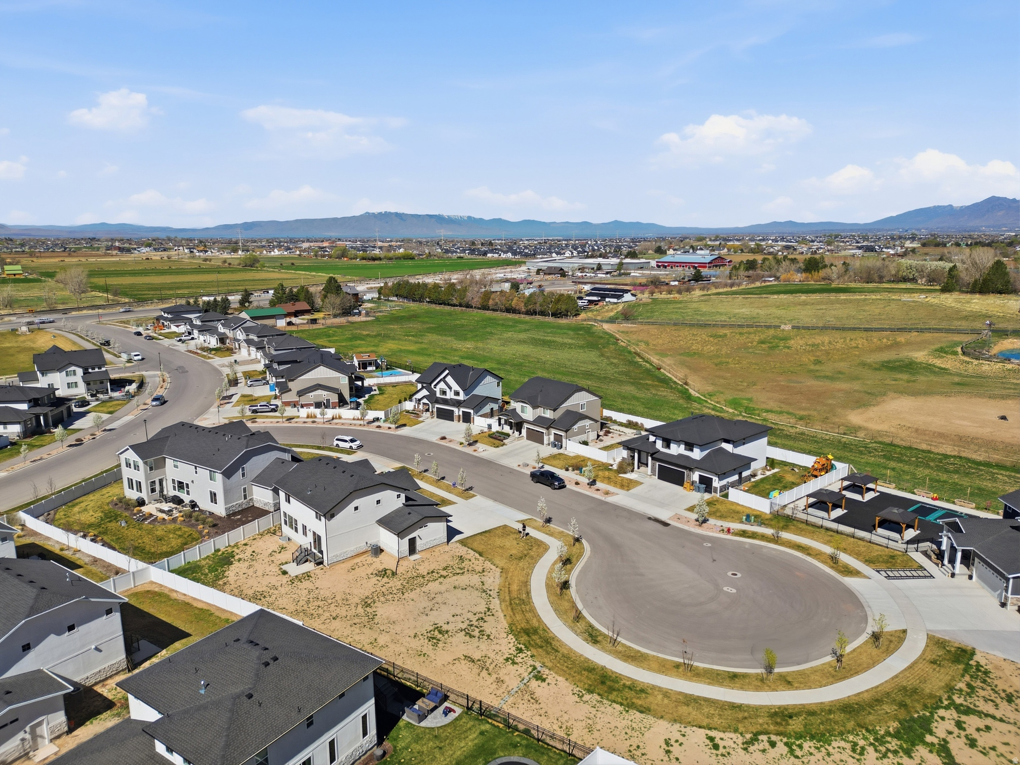 MAPLETON HEIGHTS - Residential