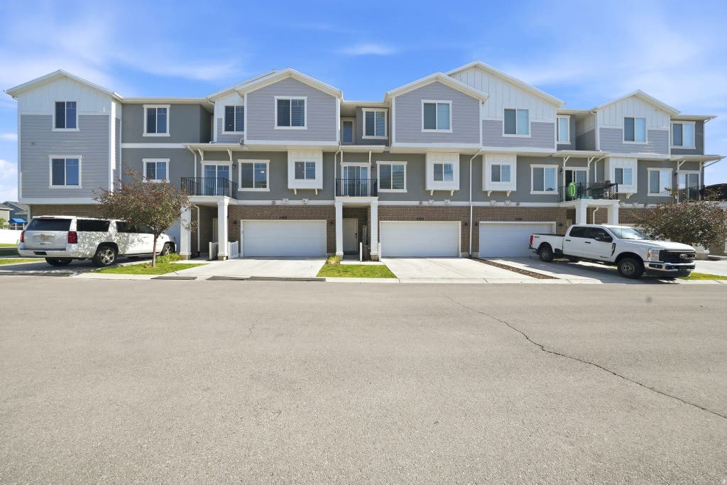 Photo of 4218 W RAIL TRAIL LN S, Riverton, UT 84096 (MLS # 2167136)