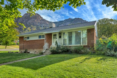 Homes For Sale - 704 Robins Ave<br/> Ogden, UT 84404