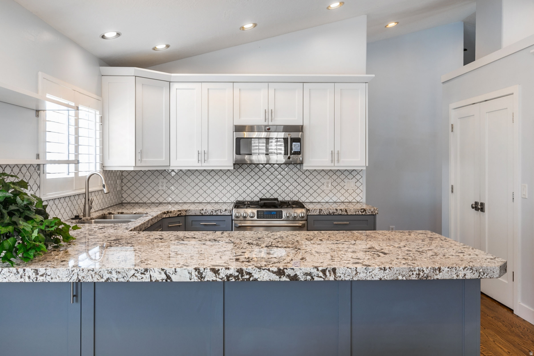 SOUTH MOUNTAIN - Residential