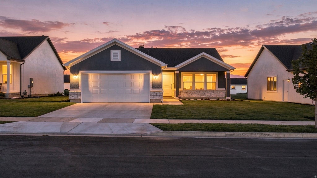 Photo of 724 W 500 N, Smithfield, UT 84335 (MLS # 2185963)