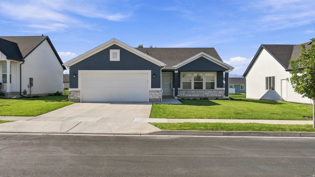 Photo of 724 W 500 N, Smithfield, UT 84335 (MLS # 2185963)