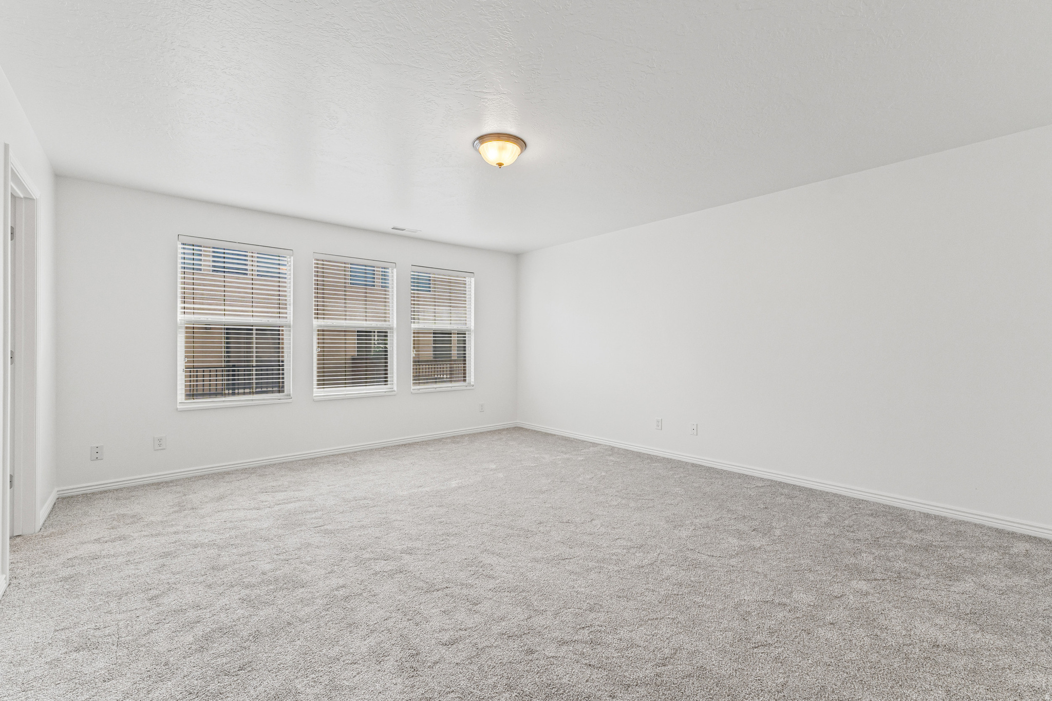 WHISPERING WILLOWS - Residential