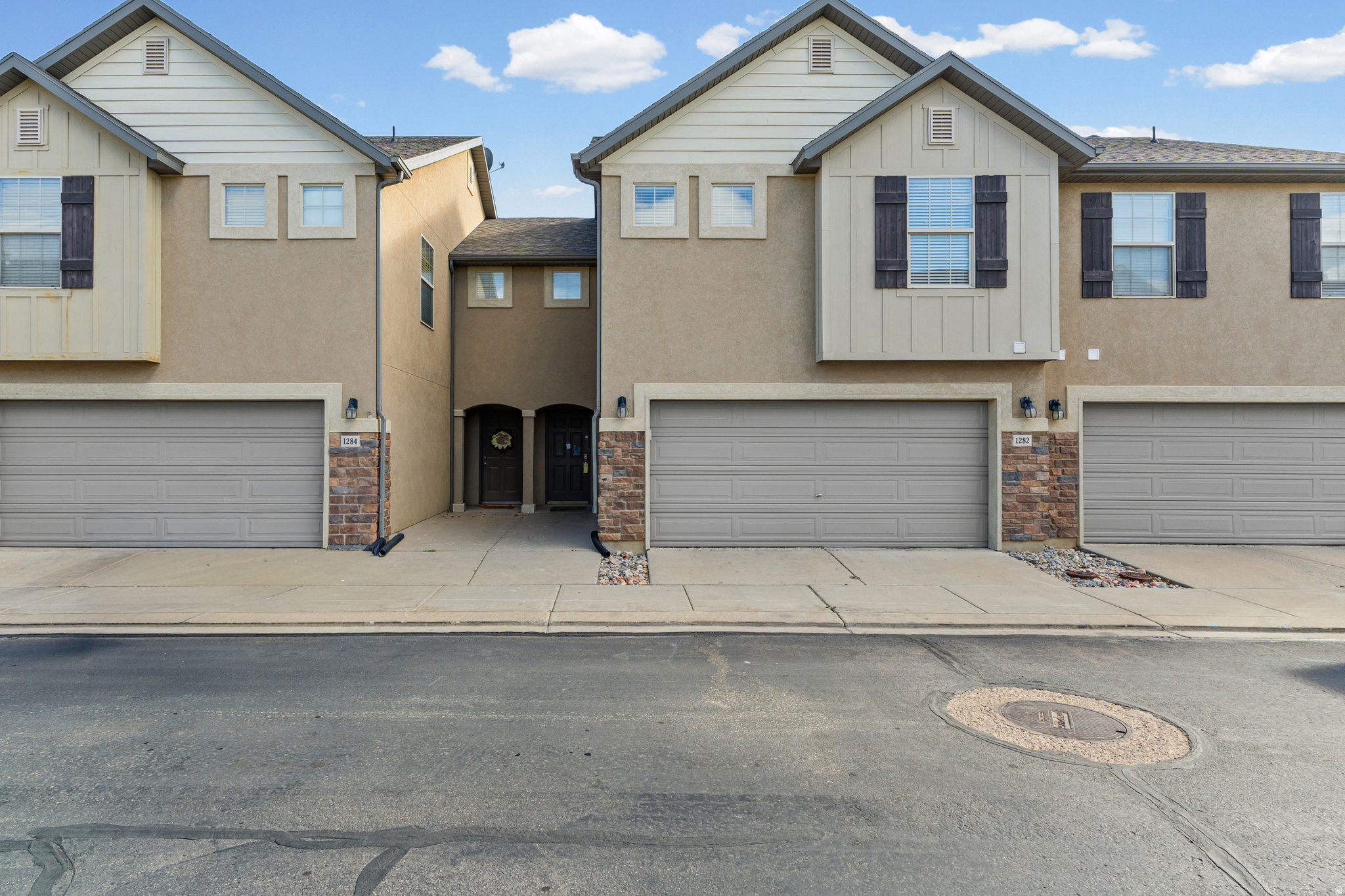 WHISPERING WILLOWS - Residential