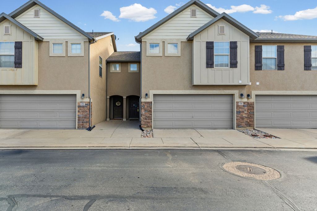 Photo of 1282 N LILY PAD DR, Spanish Fork, UT 84660 (MLS # 2159150)