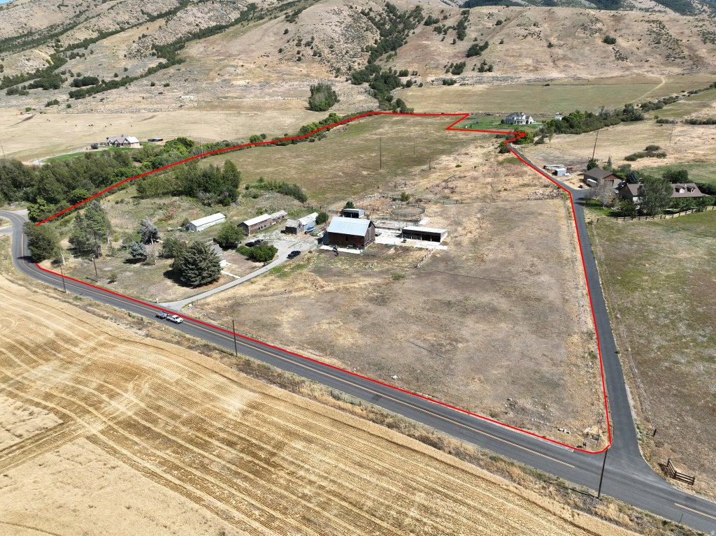 Photo of 2035 E MAPLE LEAF DR, Cove, UT 84320 (MLS # 2183615)