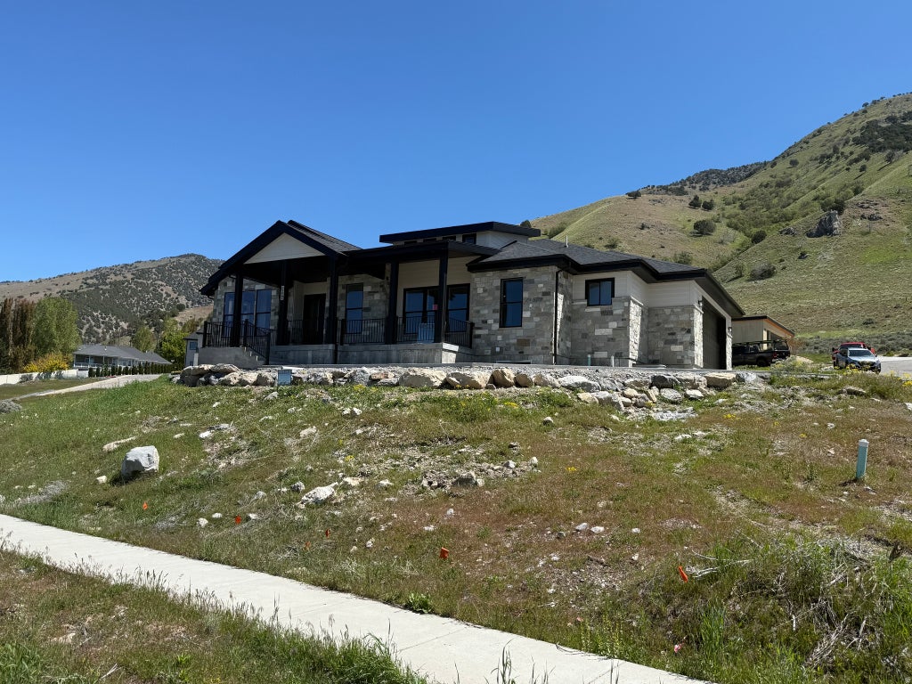 Photo of 1664 ASPEN DR #43, Logan, UT 84341 (MLS # 2163219)
