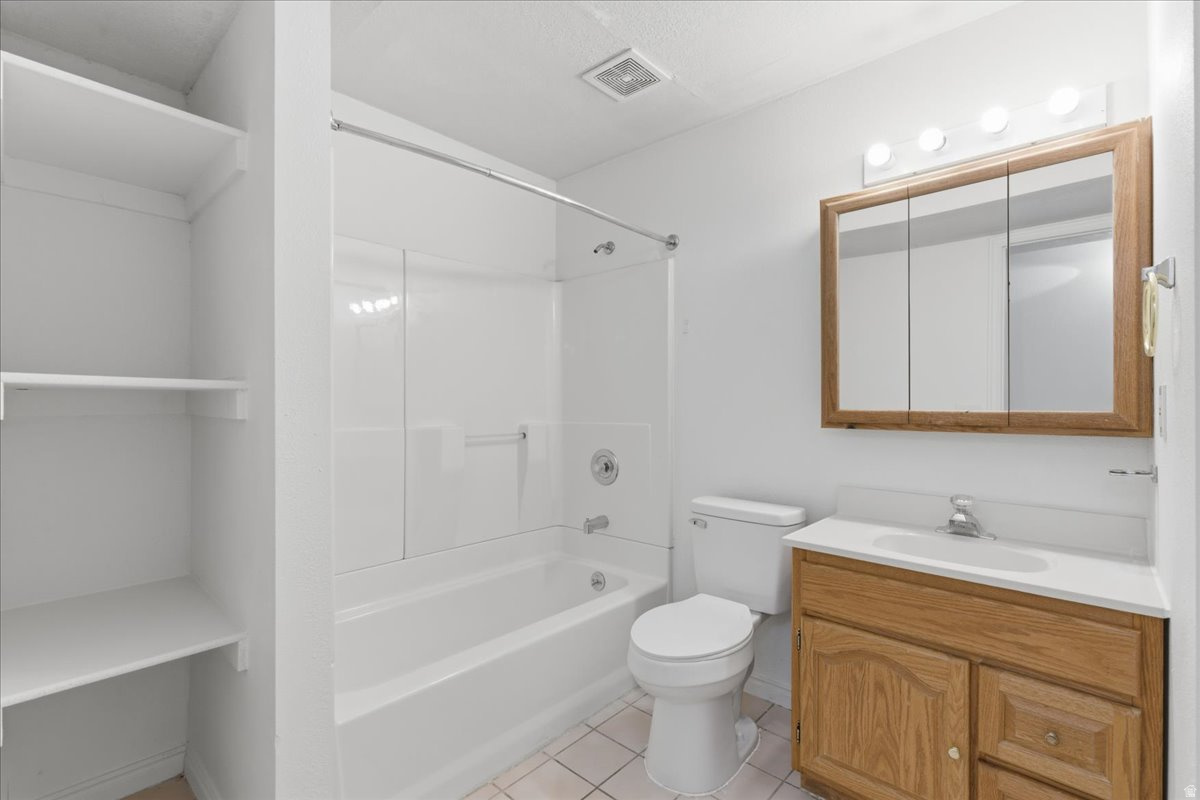 WOOD ESTATES - Residential