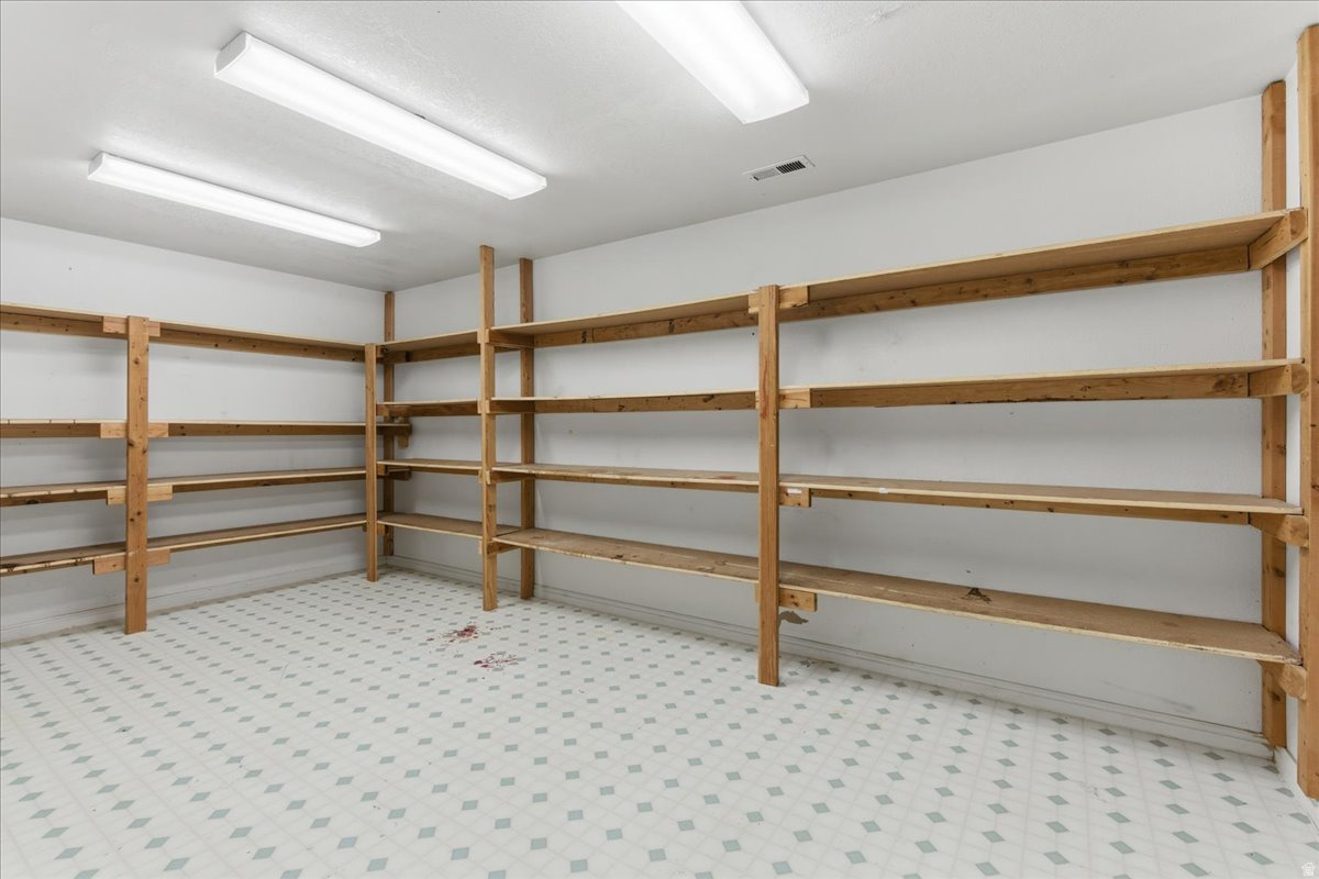 WOOD ESTATES - Residential