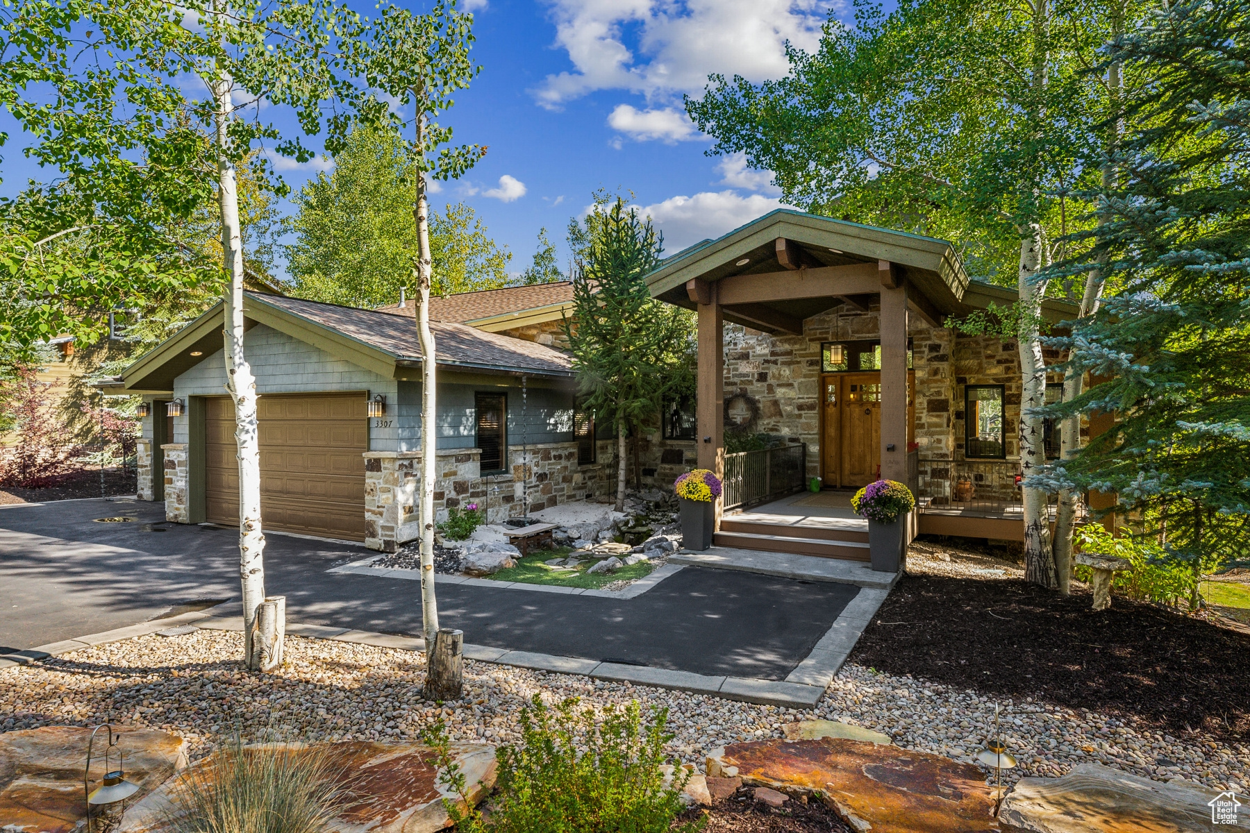 Park City, Utah 84098, United States, 4 Bedrooms Bedrooms, ,3 BathroomsBathrooms,Residential,Active,98946