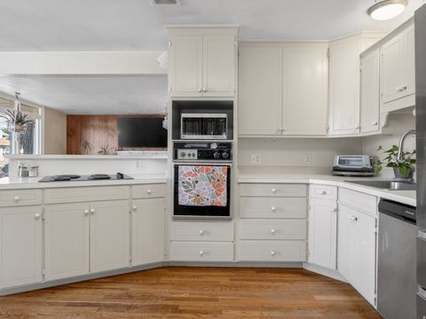 Tiny photo for 2744 E 7265 S, Cottonwood Heights, UT 84121 (MLS # 2141007)