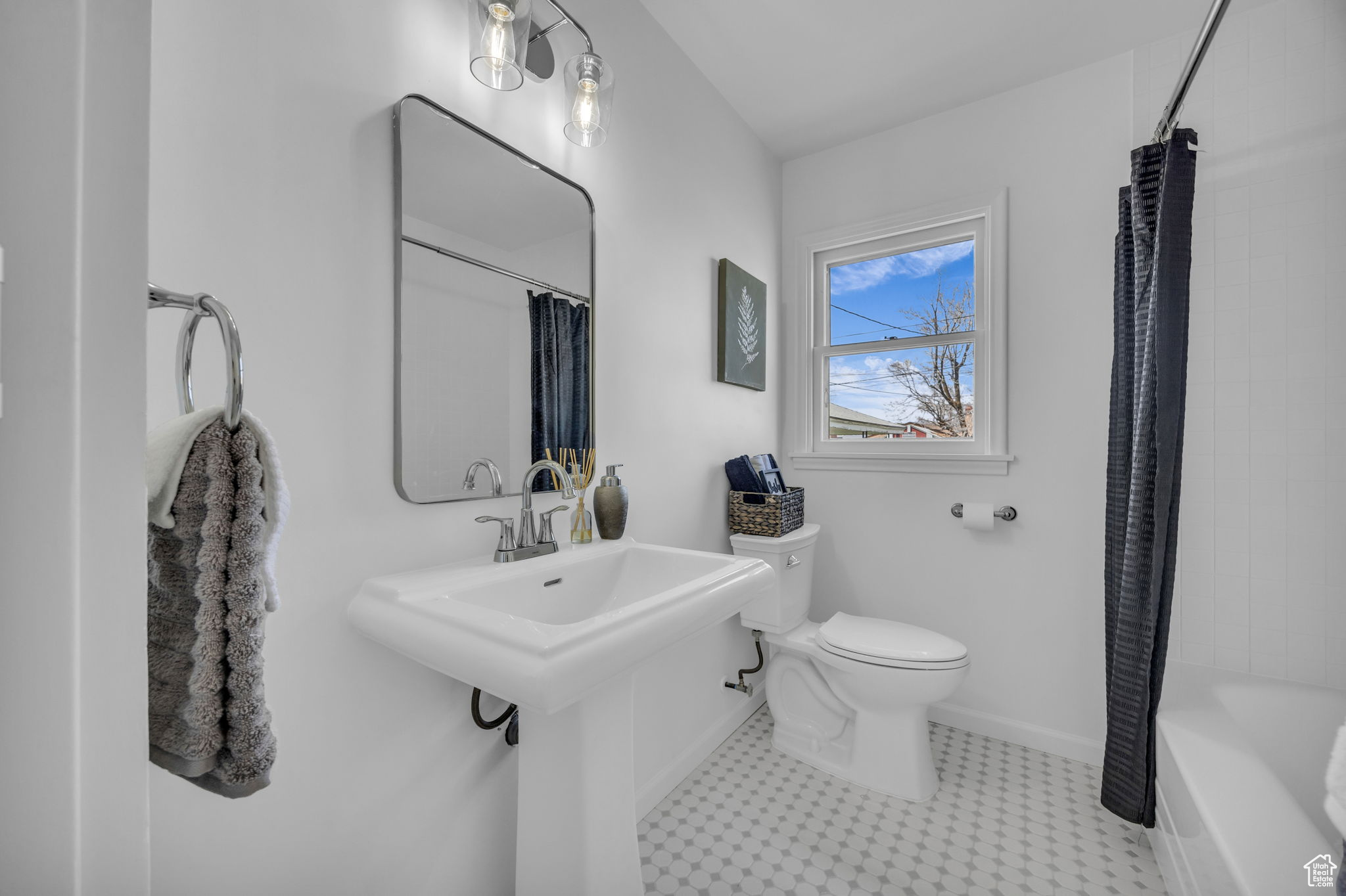 7426 S Spruce St, Midvale, Utah image 11
