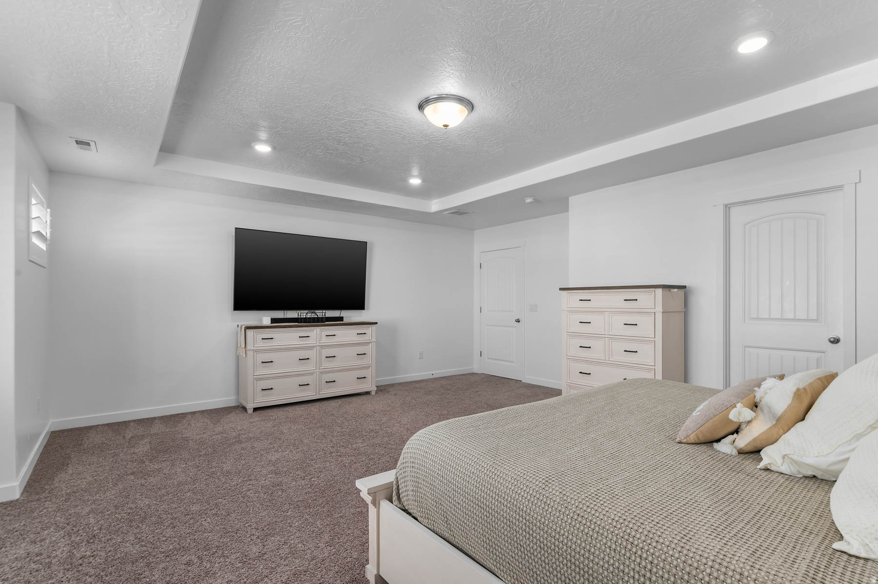 FOOTHILL VILLAGE - Residential