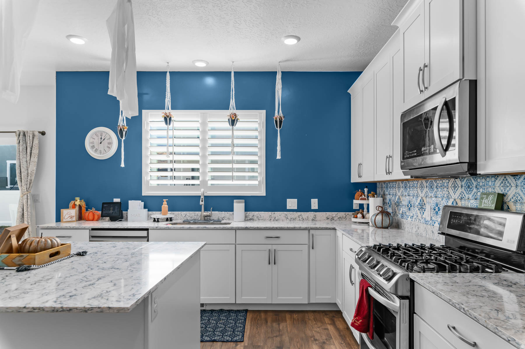 FOOTHILL VILLAGE - Residential