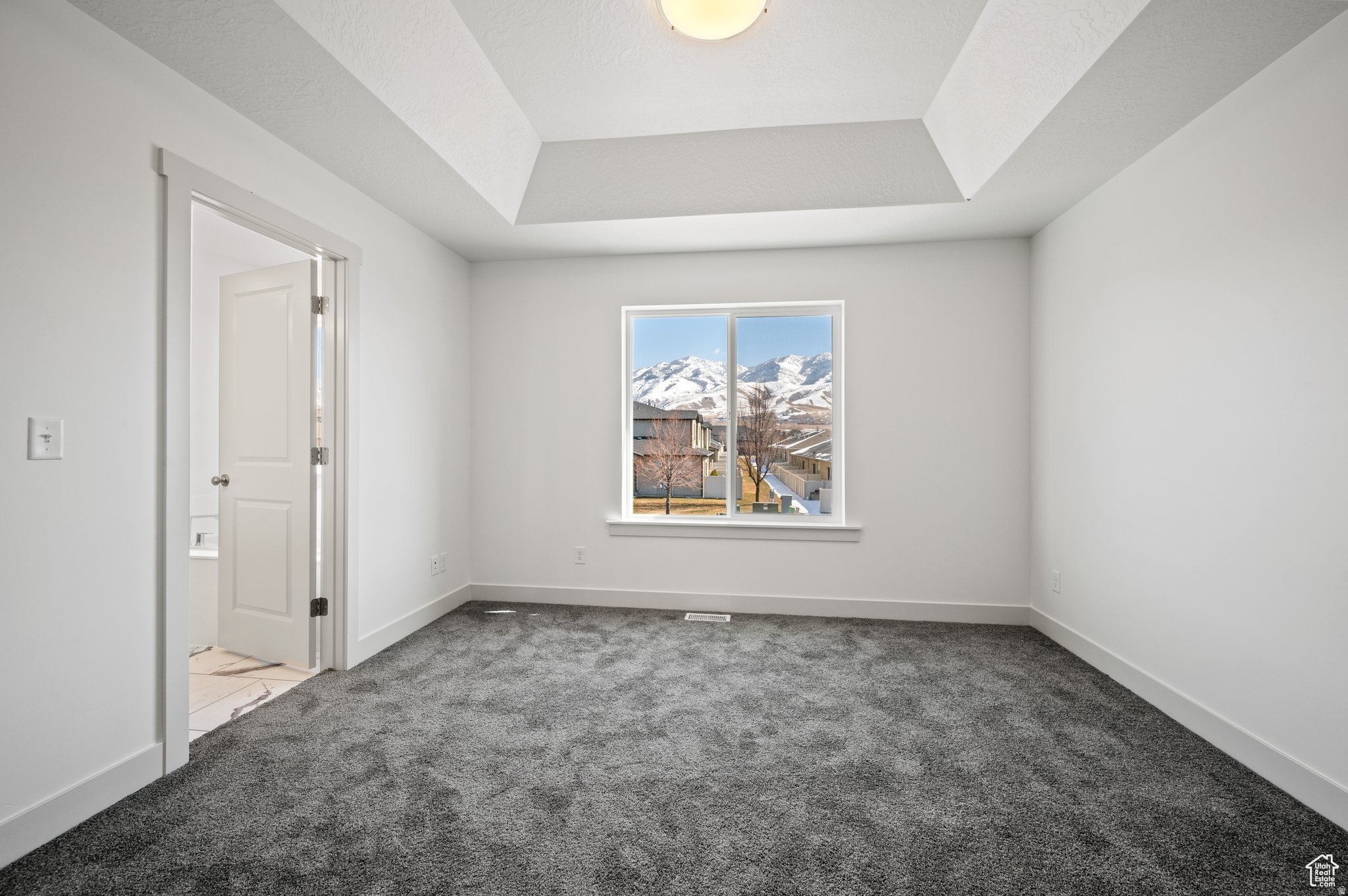 MOUNTAIN VALLEY - Residential