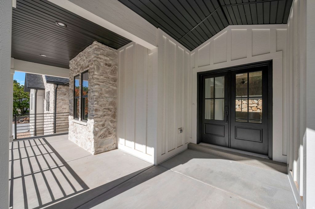 Photo of 2563 E 2250 N, Layton, UT 84040 (MLS # 2156058)