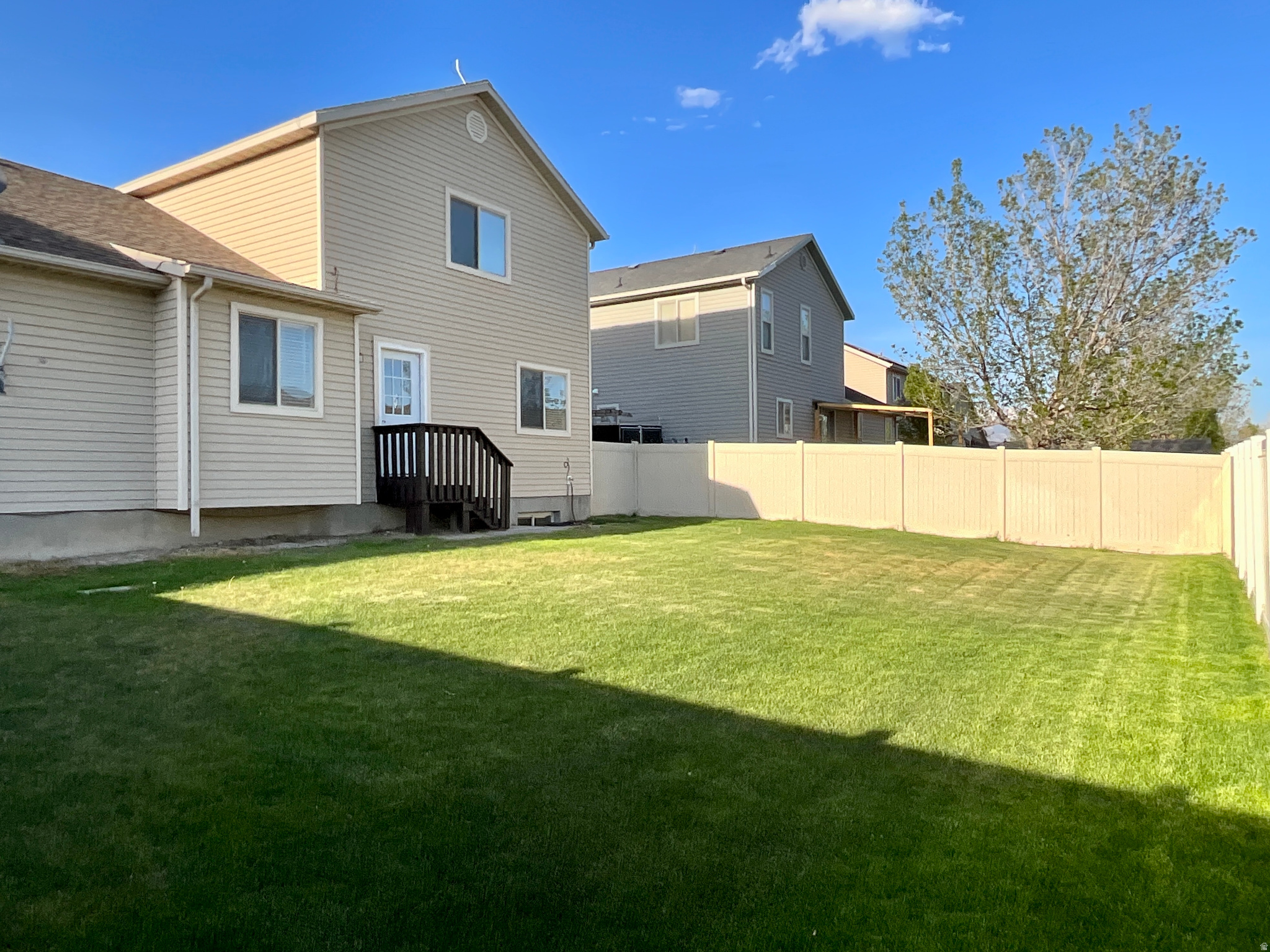 SILVER LAKE - Residential