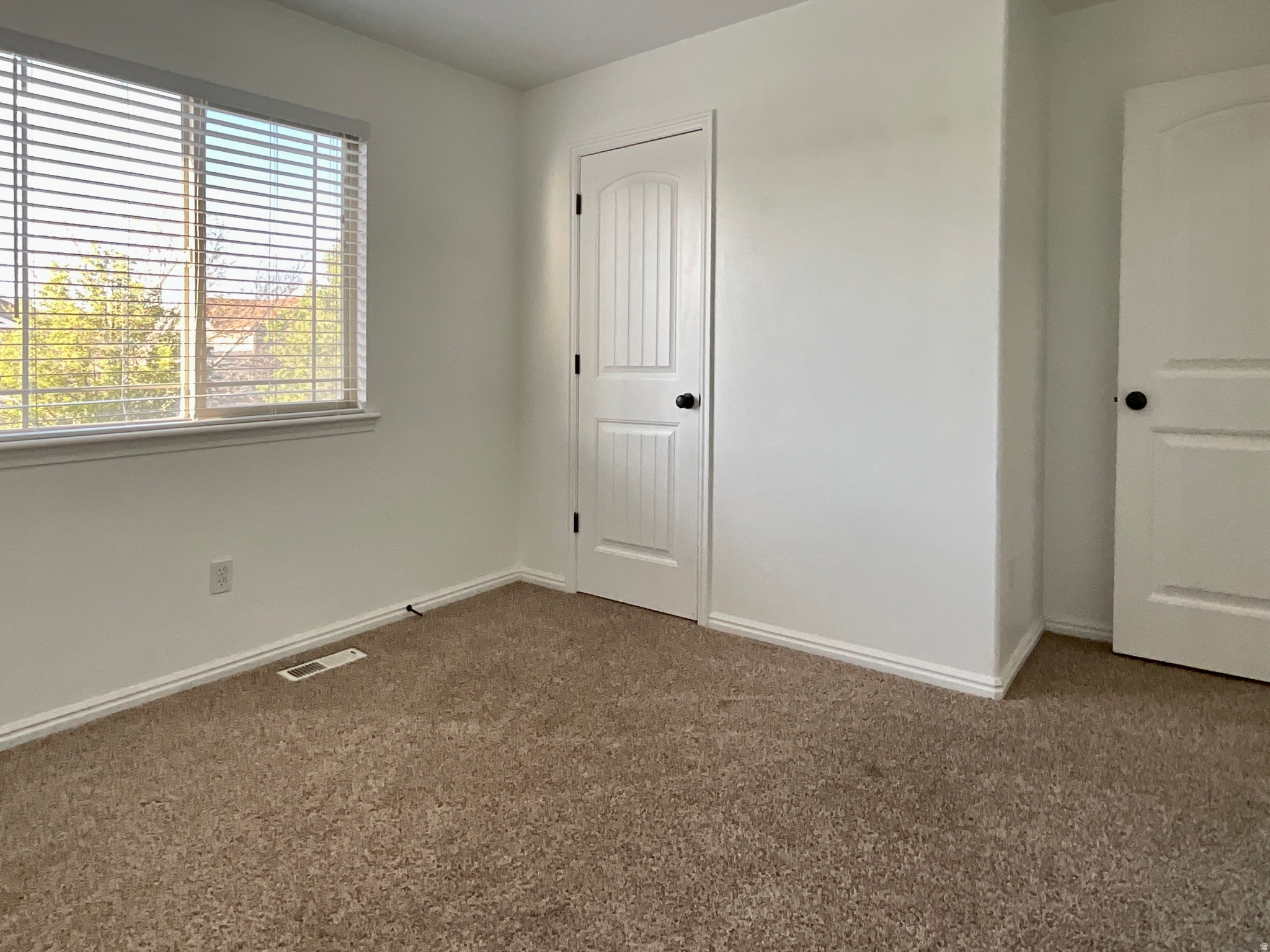 SILVER LAKE - Residential