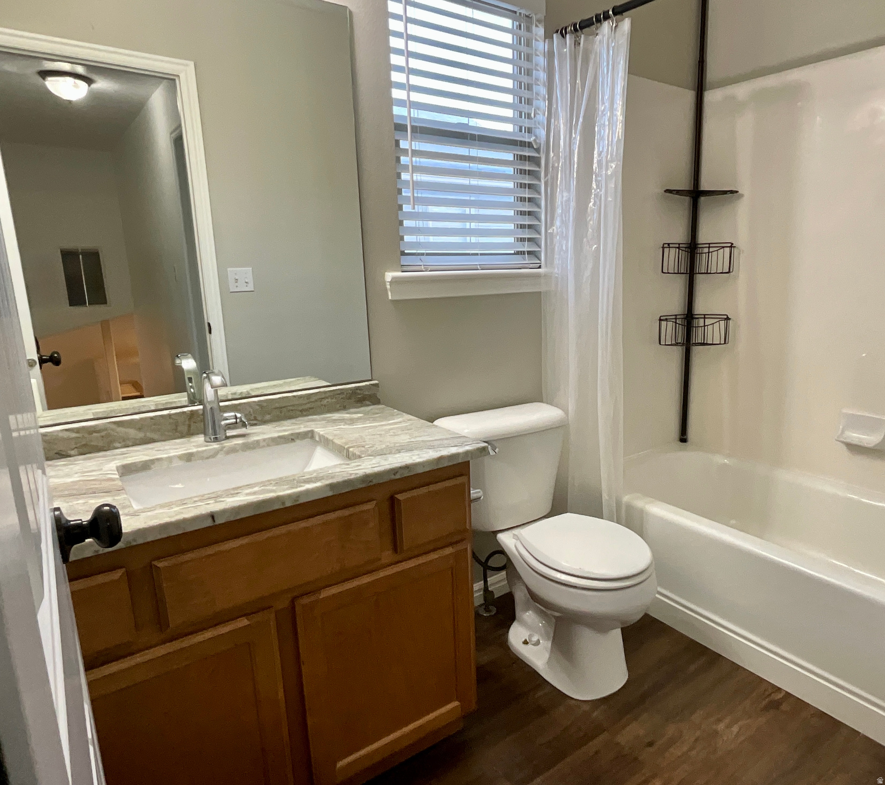 SILVER LAKE - Residential
