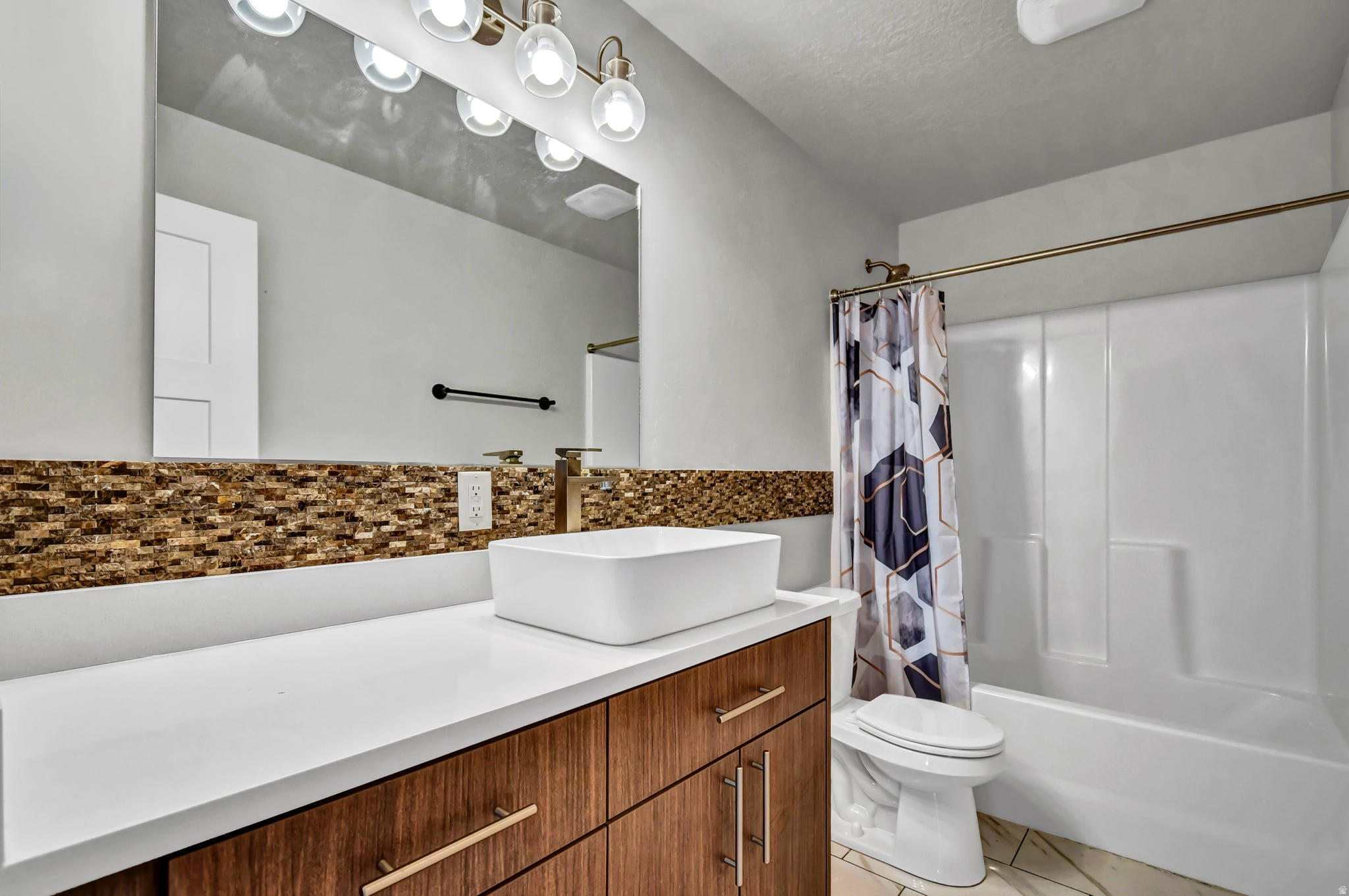 THE ESTATES AT EPHRAIM CROSSINGS - Residential