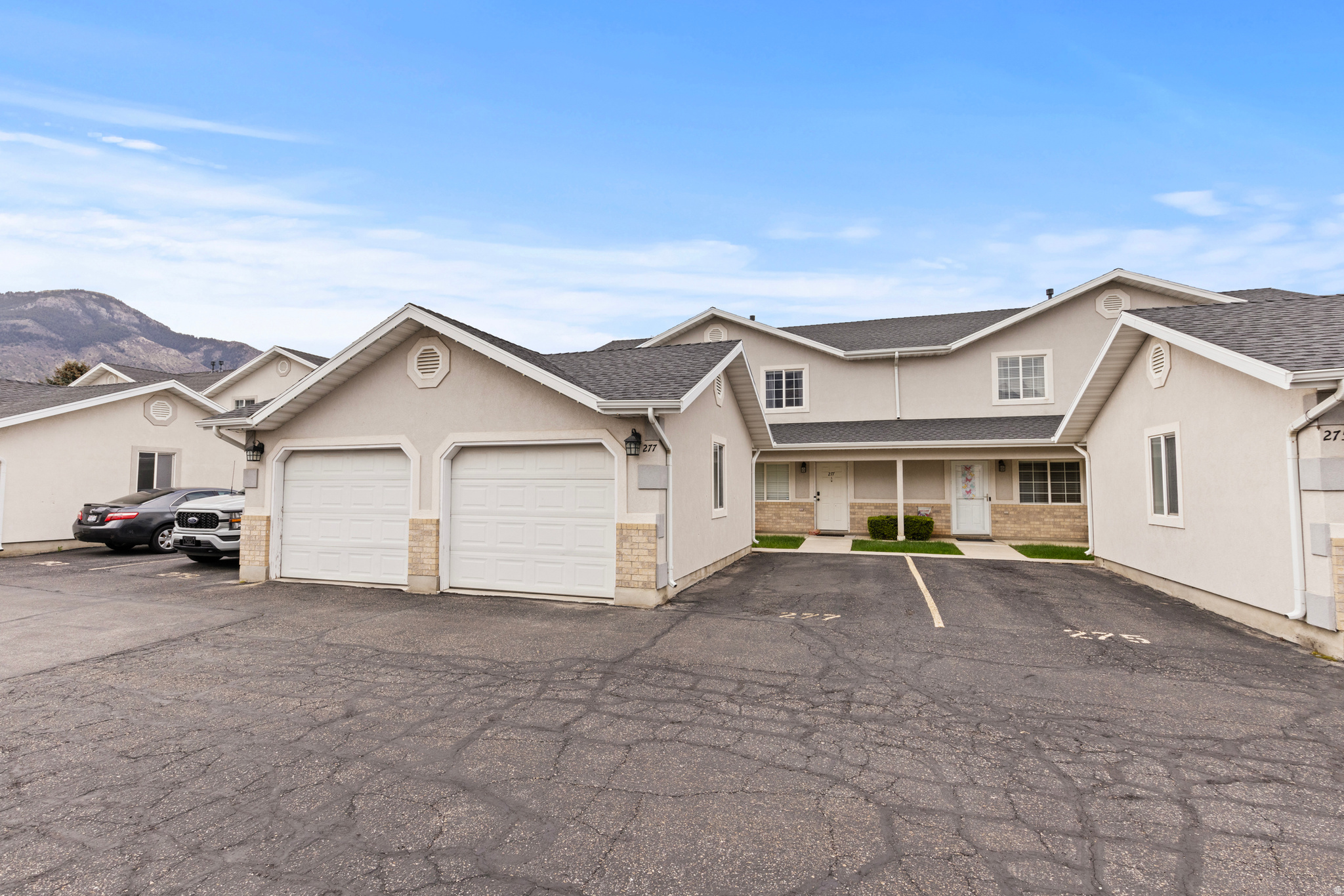 BLACKHAWK TOWNHOUSES - Residential